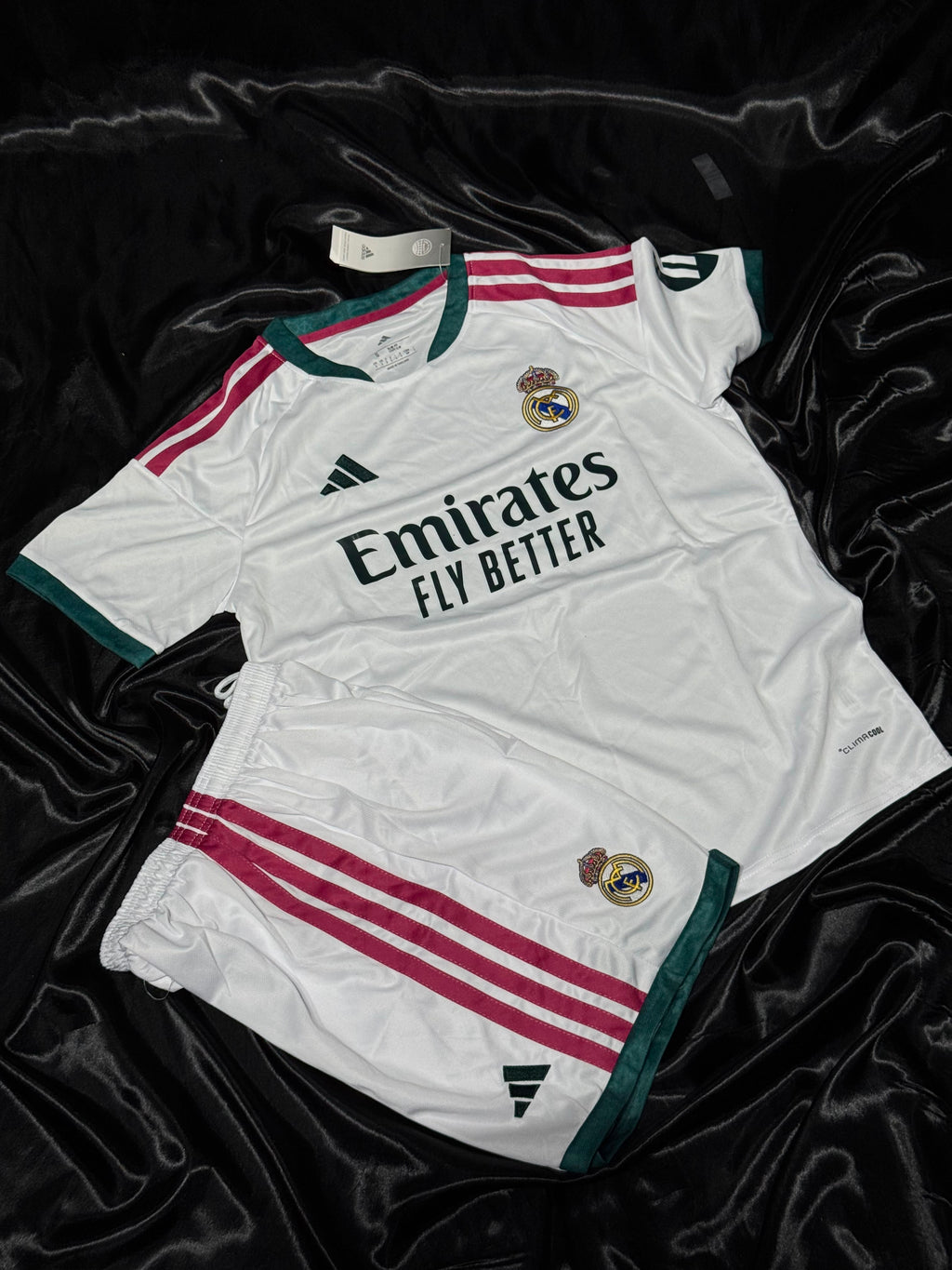 REAL MADRID 2025/26 HOME JERSEY – PLAYER VERSION ⚽