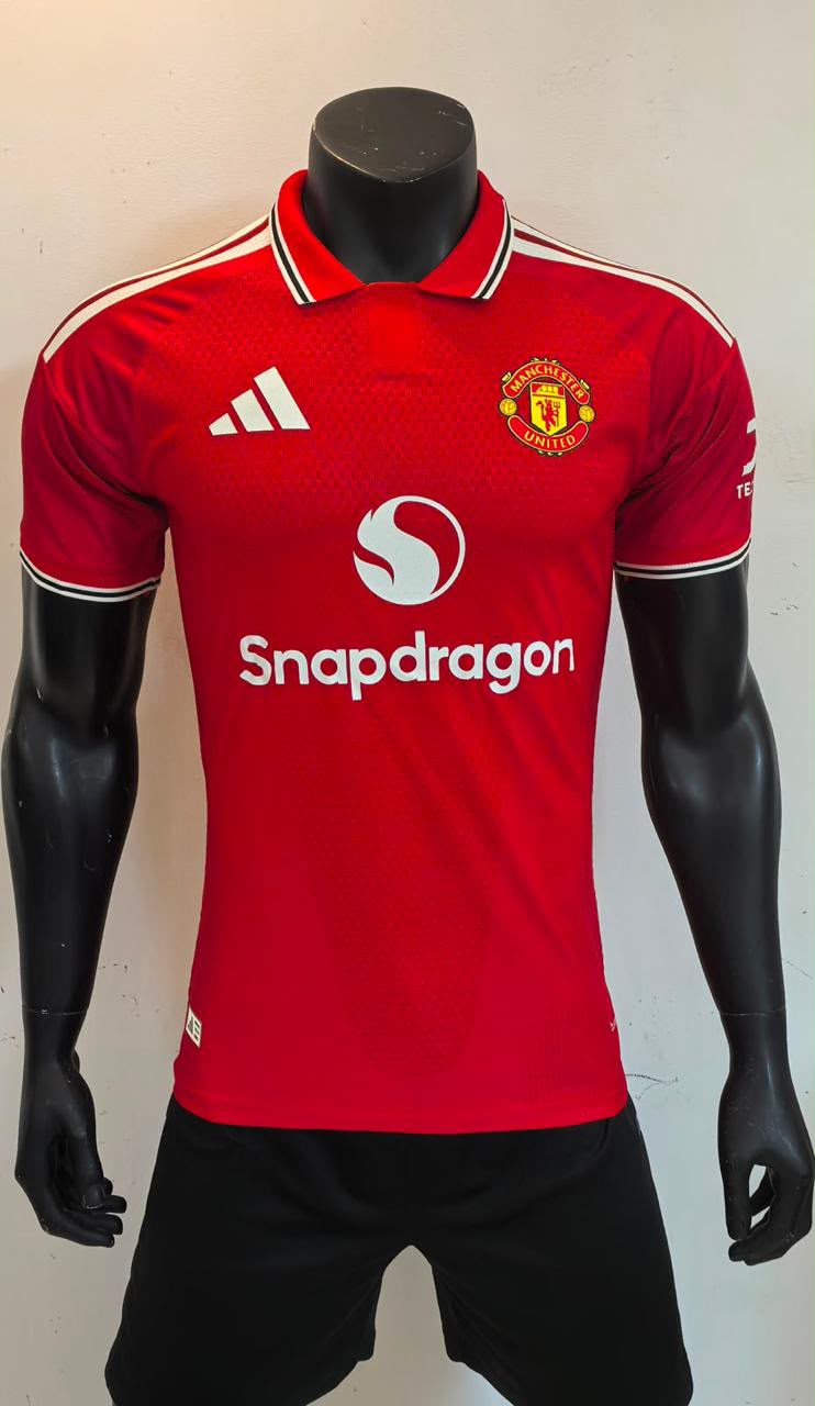 MANCHESTER UNITED SPECIAL EDITION JERSEY & SHORTS SET ⚽