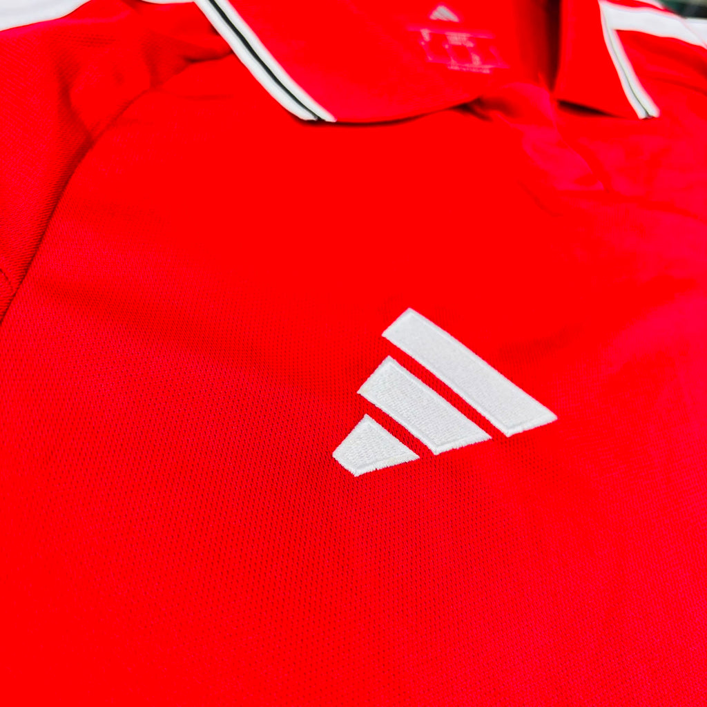 MANCHESTER UNITED SPECIAL EDITION JERSEY & SHORTS SET ⚽